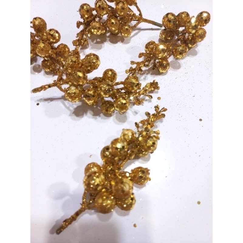 Chùm sung phủ nhũ kim tuyến, cành cherry kim tuyến trang trí mâm bánh, oản tài lộc Tết