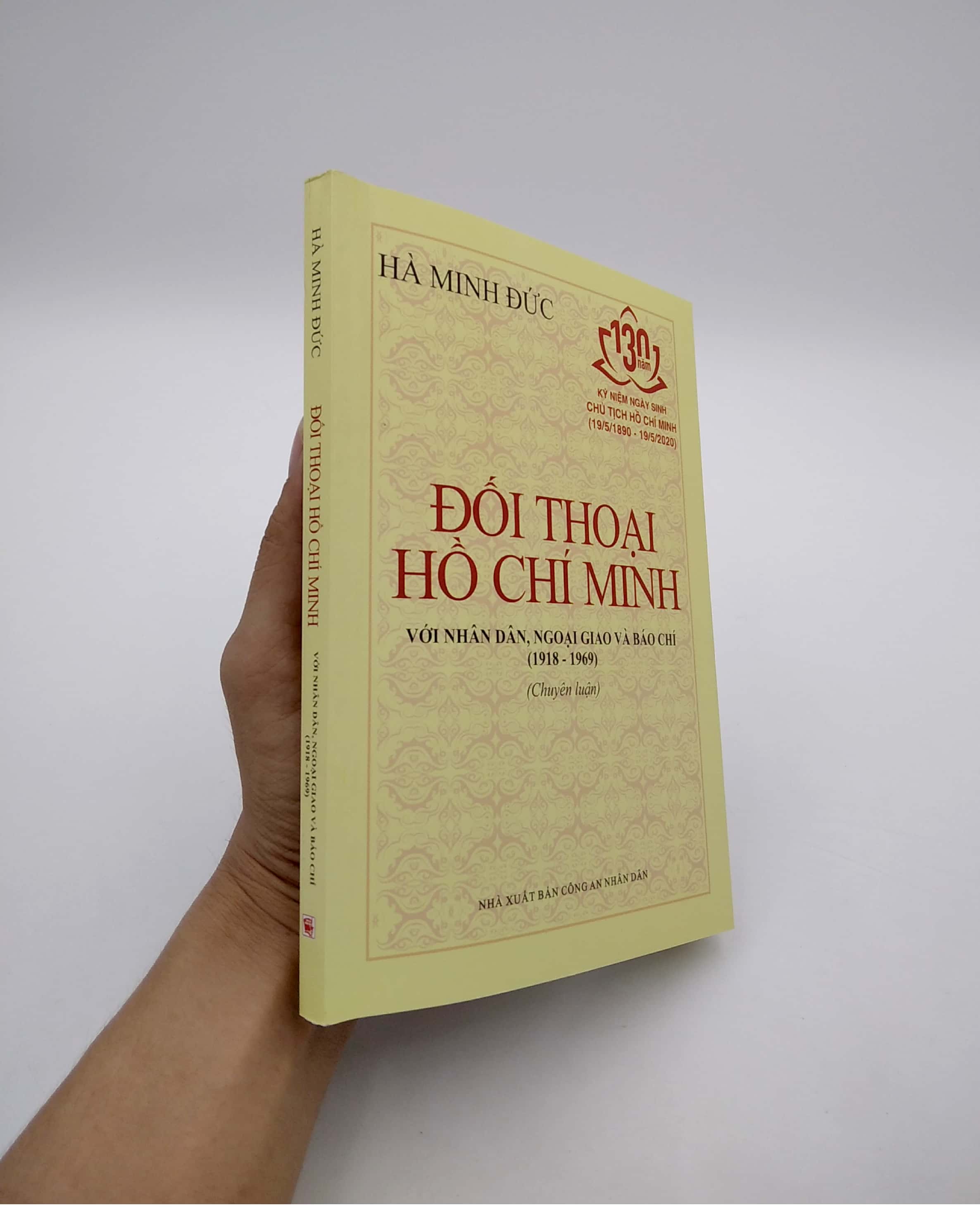 Sách - Đối Thoại Hồ Chí Minh Với Nhân Dân, Ngoại Giao Và Báo Chí 1918-1969 | BigBuy360 - bigbuy360.vn