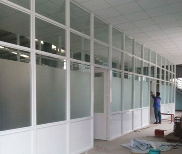 Vách ngăn nhôm kính văn phòng