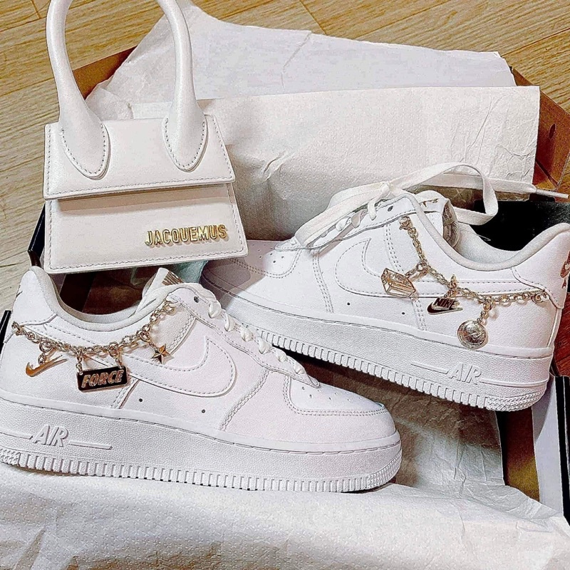 [GeekSneaker] Giày Air Force 1 '07 LX 'Lucky Charms' DD1525-100