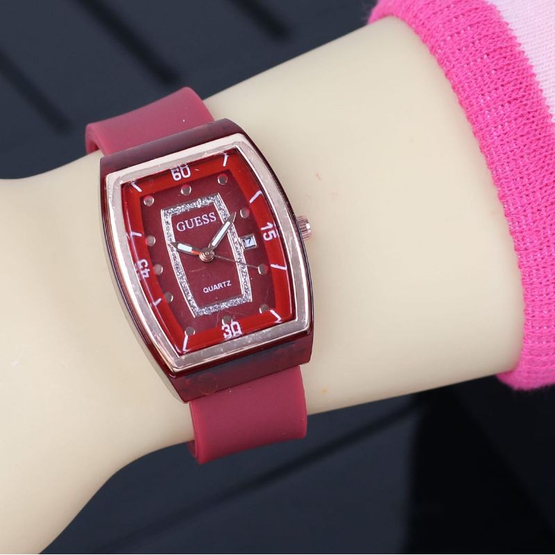 Đồng Hồ Promo Guess Cao Su Mới Mát Mẻ n Sang Trọng Cho Nữ