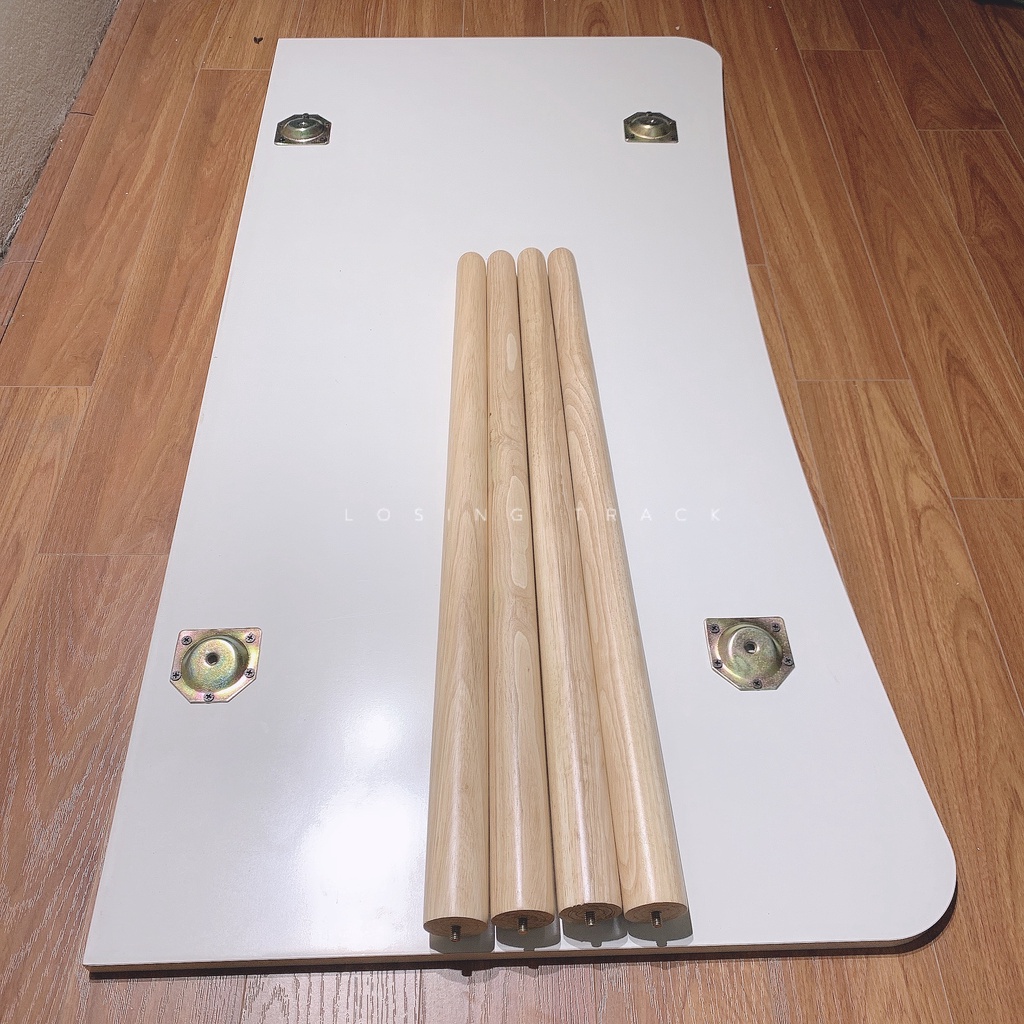 Bàn làm việc chân gỗ mặt bàn MDF vát cong chống gù hiện đại Havaco t12