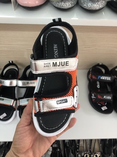 Sandal bé trai