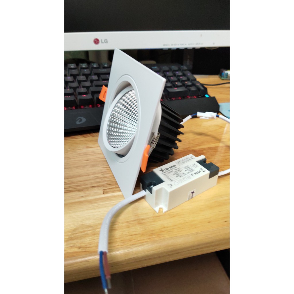 Đèn âm trần mặt vuông. hình chữ nhật, âm trần đôi ( Bảo hành 2 năm. Cho phép trả hàng hoàn tiền nếu không ưng sản phẩm)