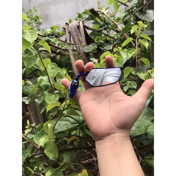 Gương nhí dạng gương lá mỏng mặt trắng gắn các dòng xe