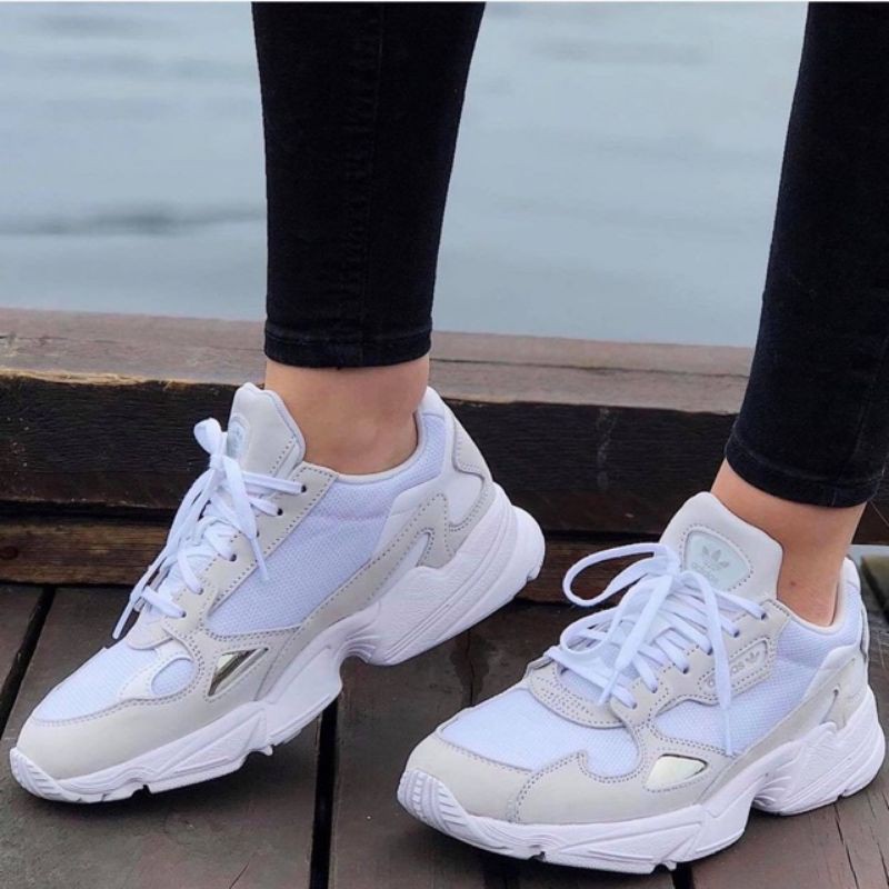 Giày sneaker Facol màu trắng