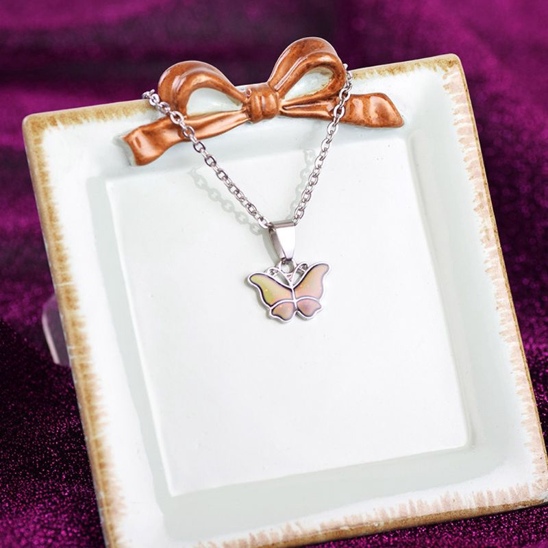 Vòng cổ mặt hình bướm đính đá đổi màu theo tâm trạng độc đáo thời trang