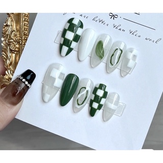 móng up nailbox mẫu caro Trung xanh mix trắng dễ thương