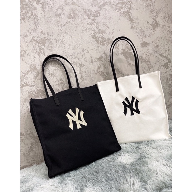 Túi Tote Chất Vải Thô Thêu Logo Trắng/Đen