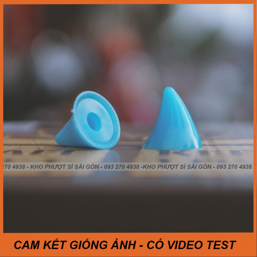 Sừng nhọn Mini nhiều màu chọn lựa màu xanh dương kèm keo dán lên nón mũ bảo hiểm cá tính