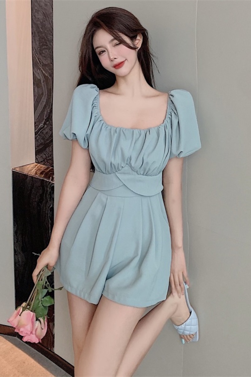 Jumpsuit Ngắn Ống Rộng Tay Phồng Xếp Ly Phối Dây Thắt Lưng Cá Tính