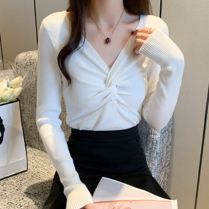 Áo len tay dài cổ v ôm dáng cá tính cho nữ | BigBuy360 - bigbuy360.vn