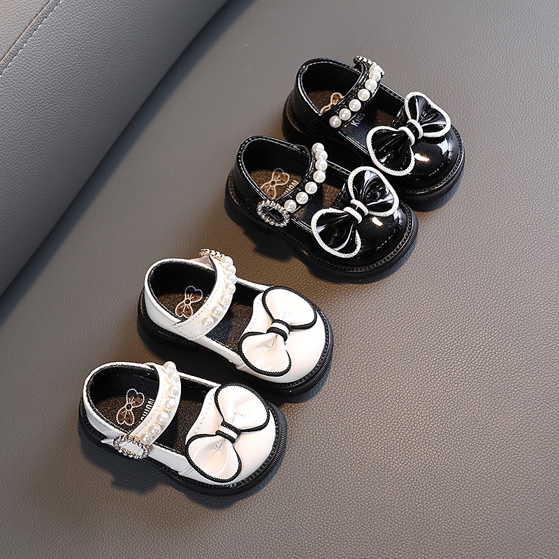 Giày Búp Bê Cho Bé – Giày Bệt Quai Dán Đính Ngọc Đáng Yêu Đế Mềm Nhẹ Chống Trơn Cho Bé 1,2,3 Tuổi M036