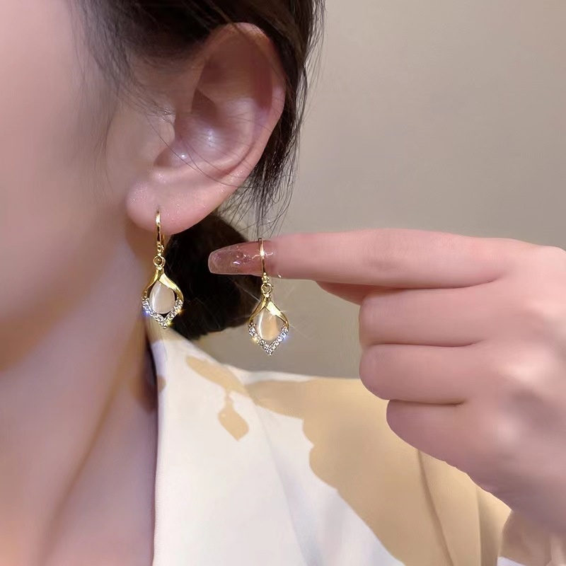 Bông Tai Mạ Vàng Hình Đôi Mắt Thiên Thần Đính Đá Thời Trang Nhật Hàn Cho Nữ