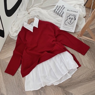 Set đầm sơ mi xếp li tay dài + áo sweater đỏ xẻ tà