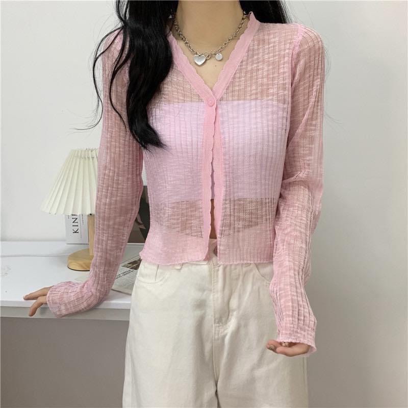 Khoác len giấy mỏng dáng lửng cài cúc.