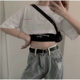 Set Áo Croptop Form Lửng (áo trắng + đen)