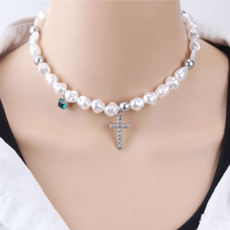 vòng cổ Choker Mặt Hình Thánh Giá Đính Hạt Ngọc Trai Giả Thời Trang Cho Nữ