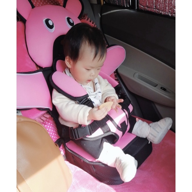 Đai ngồi ô tô kèm mút nâng cao tầm nhìn cho bé yêu 🥰