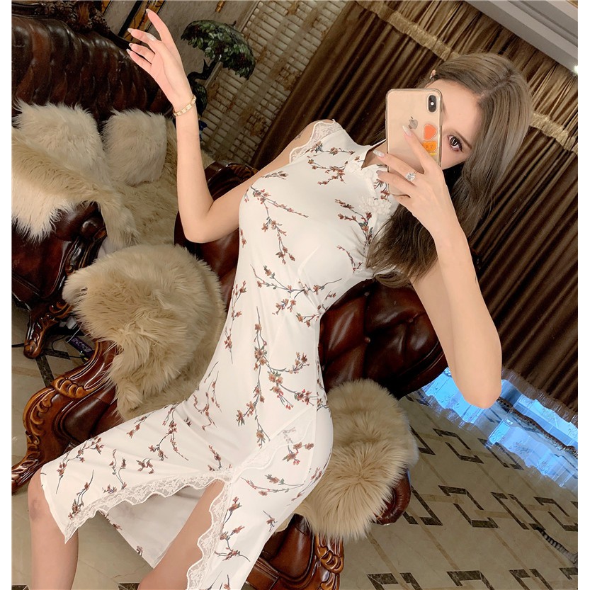 Sườn xám hoa nhí phối ren sexy