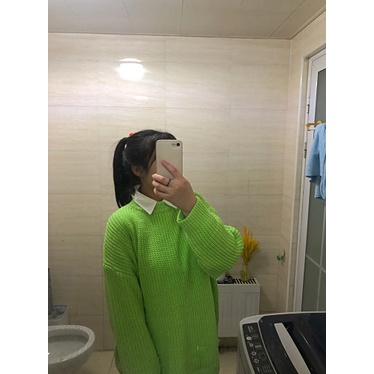 Áo sweater dáng rộng cổ tròn tay dài màu xanh lá thời trang thu đông cho nữ 2023