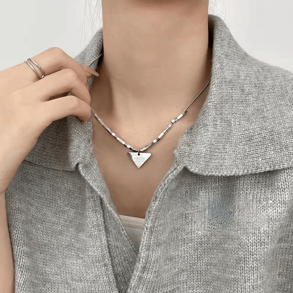 Dây Chuyền Mặt Tam Giác Khắc Chữ 19A1330.Dây Chuyền Thiết Kế Xinh Xắn Thời Trang Cho Nữ