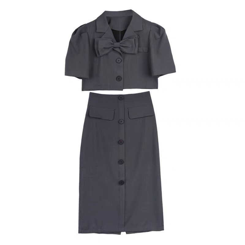 Set áo croptop và chân váy dài xẻ
