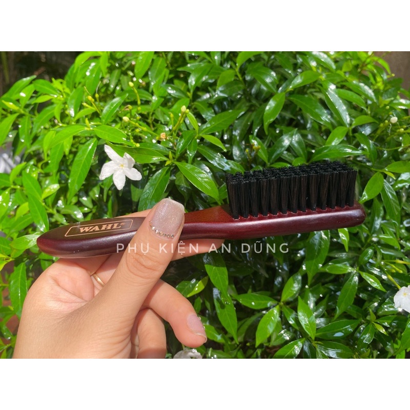 Chổi Phủi WAHL Barber Cao Cấp Cán Gỗ Lông Siêu Mềm Cho Thợ Tóc Chuyên Nghiệp