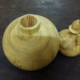 Lọ đựng tăm bằng gỗ cây dâu xin đẹp đây