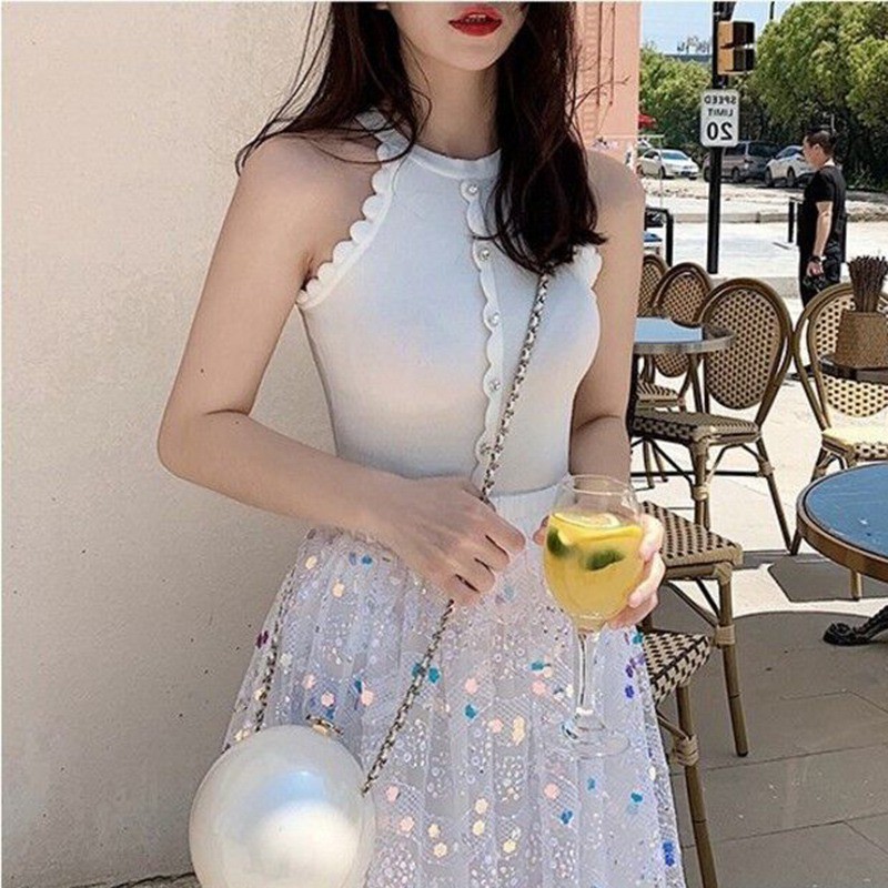 [Mã FAMAYWA giảm 10K đơn 50K] Áo Tank Top phối nút thiết kế nữ tính thanh lịch | BigBuy360 - bigbuy360.vn