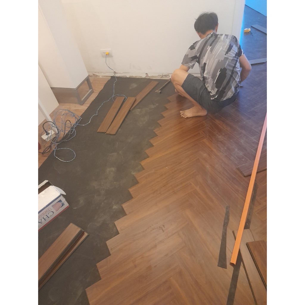 7m2 5 hộp Sàn Gỗ Xương Cá 12LY KOSMOS