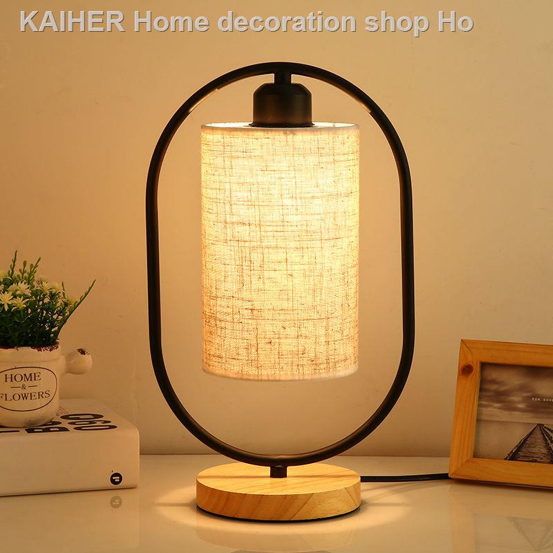 Đèn bàn độc đáo trang trí đầu giường phòng ngủ phong cách cá tính đơn giản sáng tạo và cổ điển kiểu Trung Quốc
