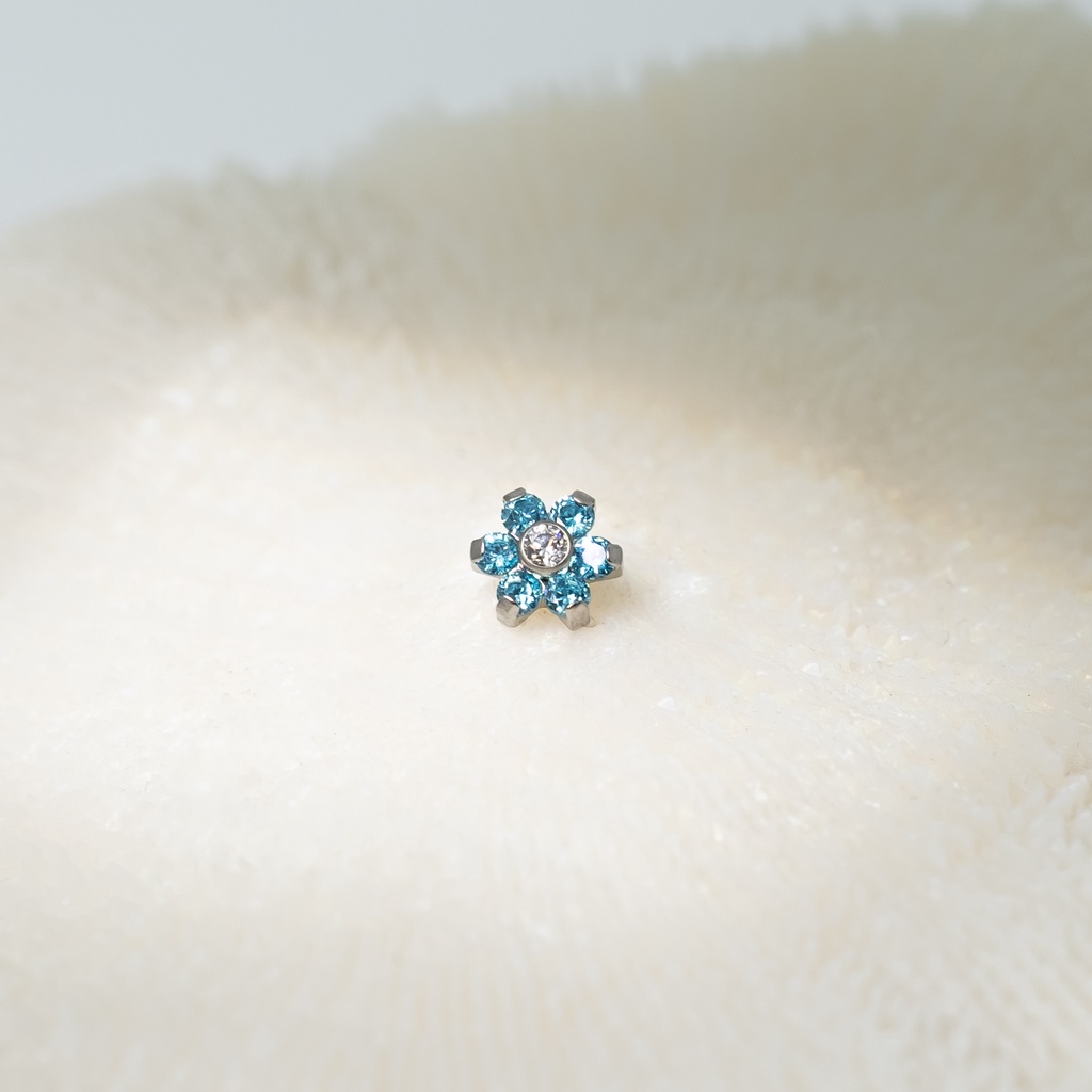 Mặt khuyên Titanium threading flower