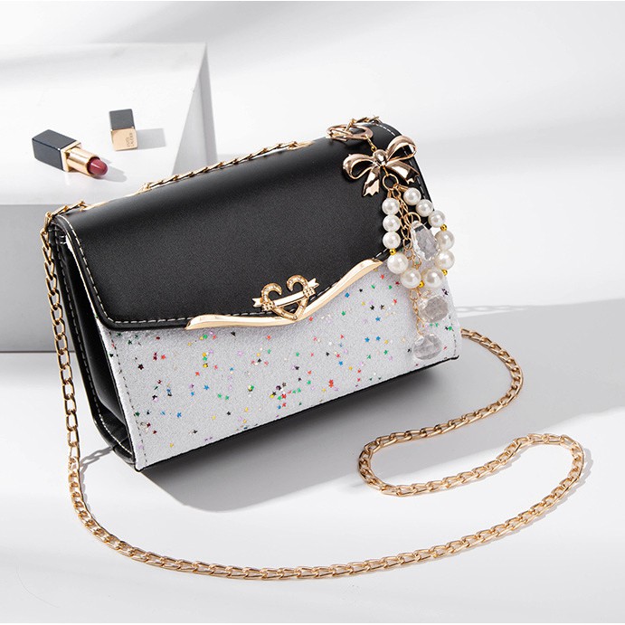 Túi Đeo Chéo T19 Khóa Trái Tim Màu Đen