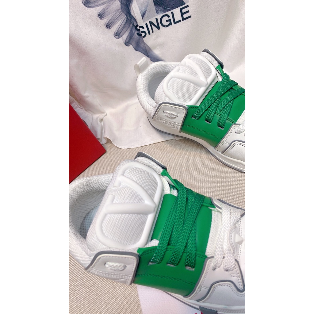 Giày sneaker da thật thời trang cao cấp Valentino phong cách trẻ trung, năng động