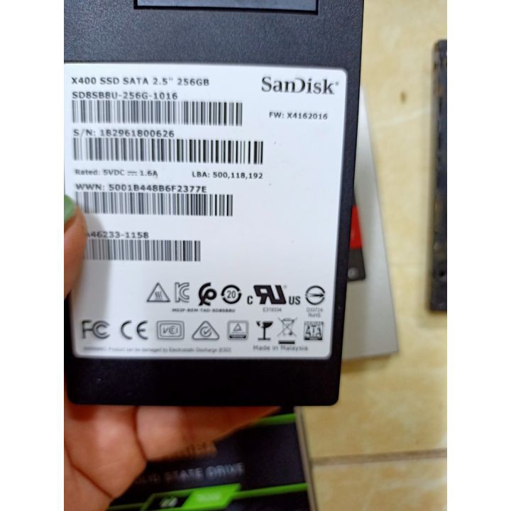 SSD 240GB , HÀNG THÁO MÁY LAPTOP, SỨC KHỎE GOOD. dÙNG CHO MÁY BÁN LAPTOP