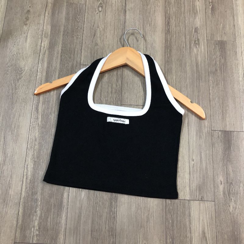 áo croptop thể thao cổ yếm