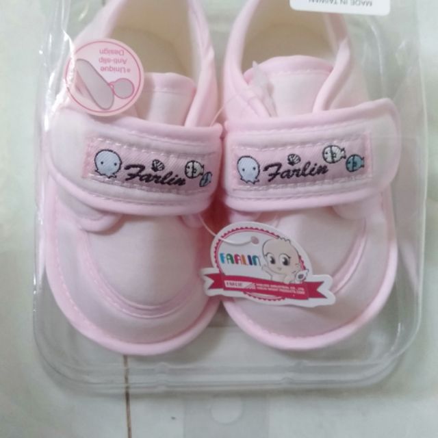 Giầy tập đi