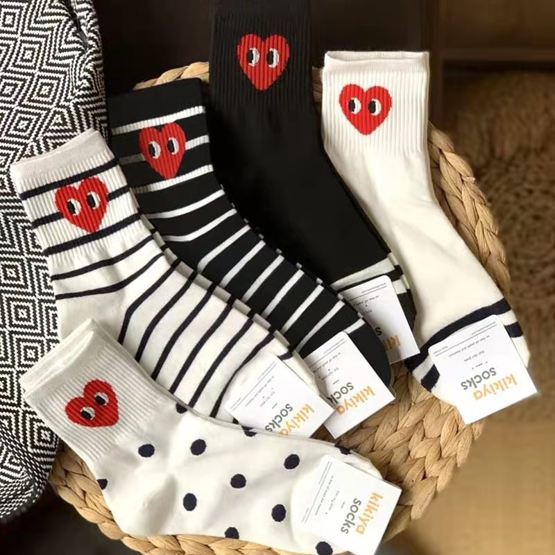 Vớ Cotton Thể Thao Họa Tiết Chấm Bi/ Kẻ Sọc/Hình Trái Tim Màu Đen/ Trắng Phong Cách Đường Phố Nhật Bản Thời Trang Cho Nữ