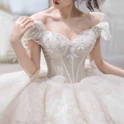 Cho thuê 2020 mới váy cưới pháp Hepburn bầu trời đầy sao sen siêu Cổ Tích giấc mơ bầu không khí sang trọng Net Đỏ rung â
