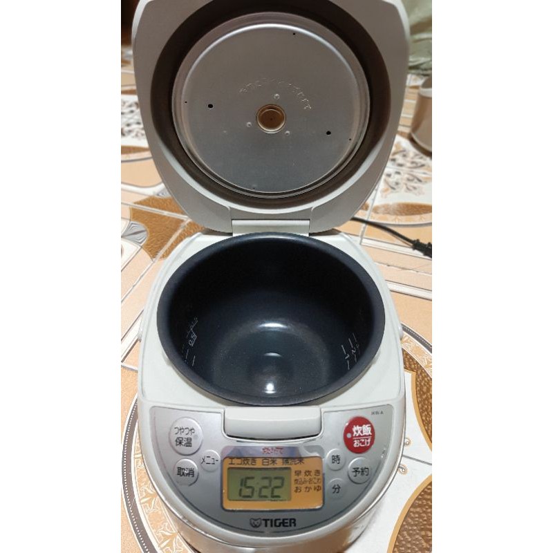 nồi cơm điện cao tần tiger 1lít điện 100v