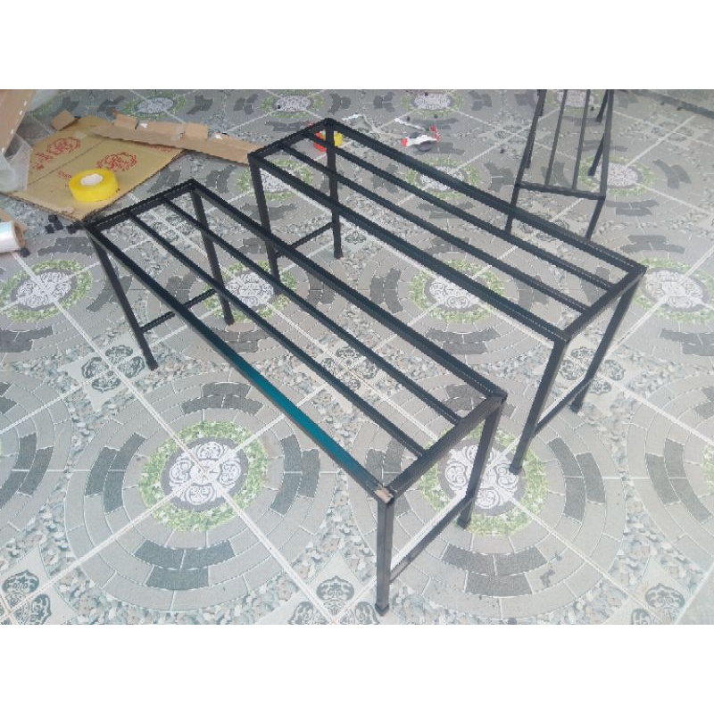 kệ thép kê chậu cây. Dài 120cm. rộng 35cm. Cao 30cm. hộp thép 2x2. 4 chân giằng chân chắc chắn