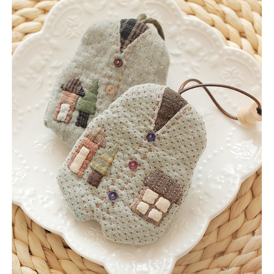 Kit làm túi giấu chìa khóa hình áo (kit quilt)