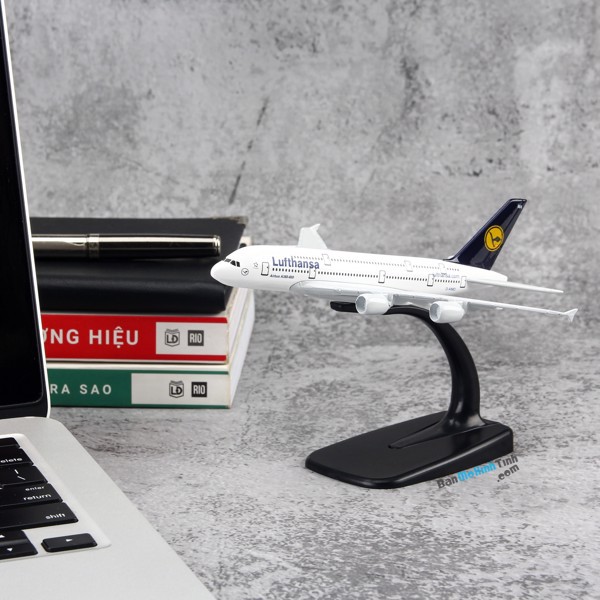 Mô hình máy bay Lufthansa Airbus A380 16cm Everfly