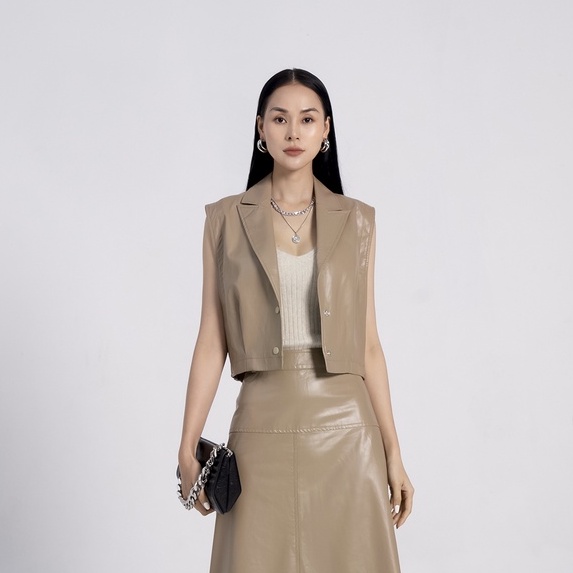 Áo khoác da nữ sát nách dáng croptop Eva de Eva 21AOTE033B