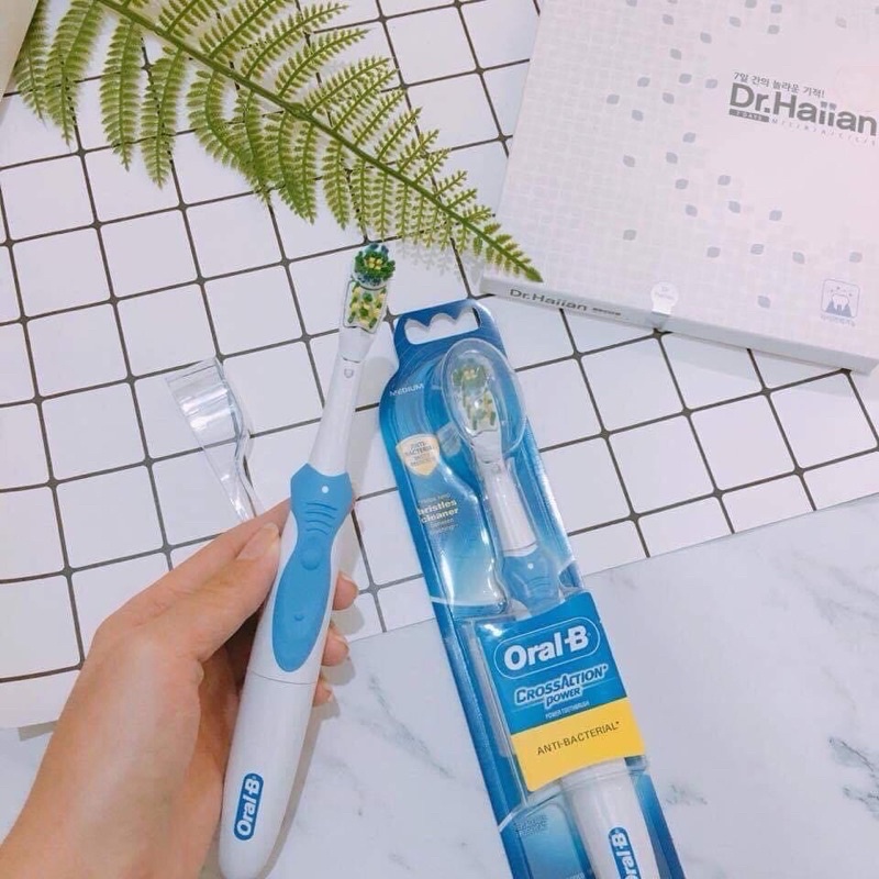 Bàn chải pin Oral B Cross Action Power