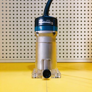 Máy soi Makita M3701B