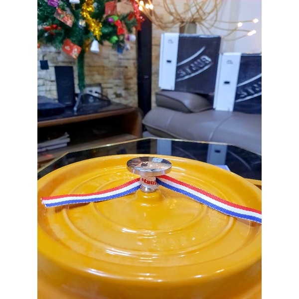 ✅ Nồi gang tráng men Staub - Màu vàng