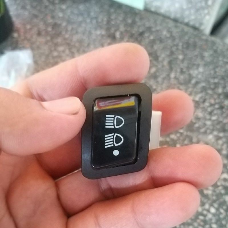 Công Tắc Tắt Mở Đèn Xe Máy Honda đời mới wave vison loại 1