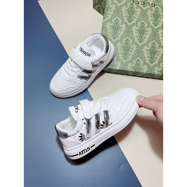 Guầy thể thao 3 vạch